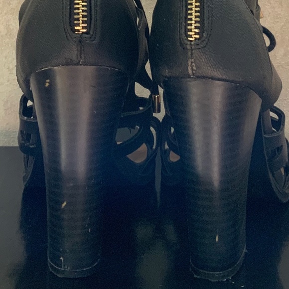 Call it Spring black heels US6.5 fits 7 - Picture 5 of 5